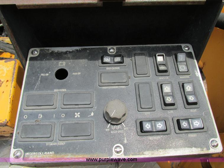 image for item AN9016 2001 Blaw-Knox PF4410 paver