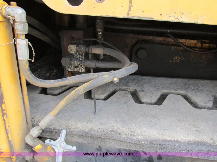 image for item AN9016 2001 Blaw-Knox PF4410 paver