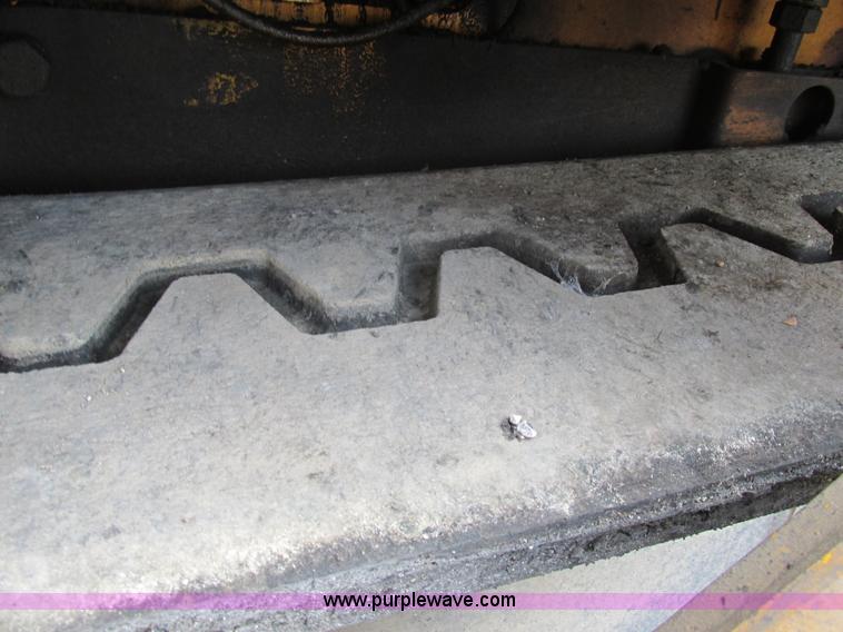 image for item AN9016 2001 Blaw-Knox PF4410 paver