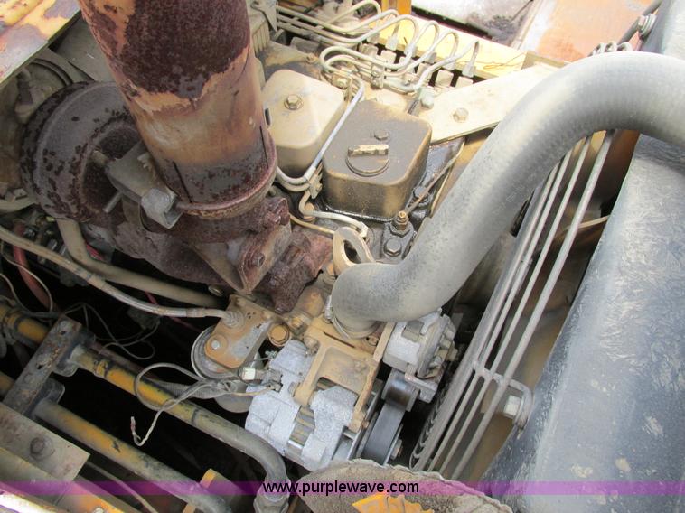 image for item AN9016 2001 Blaw-Knox PF4410 paver