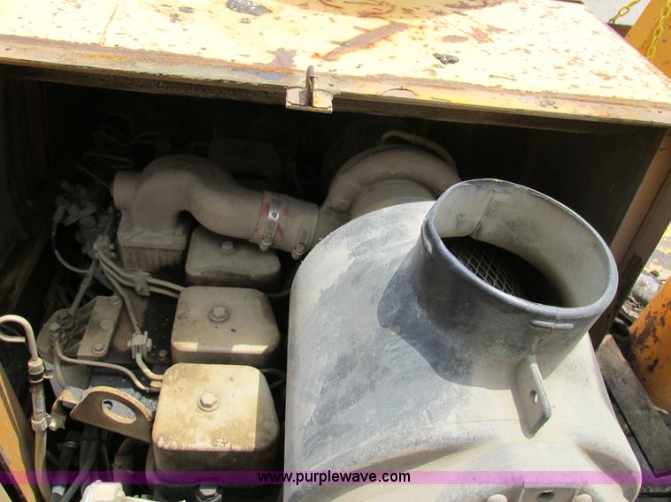 image for item AN9016 2001 Blaw-Knox PF4410 paver