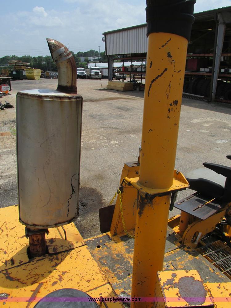 image for item AN9016 2001 Blaw-Knox PF4410 paver