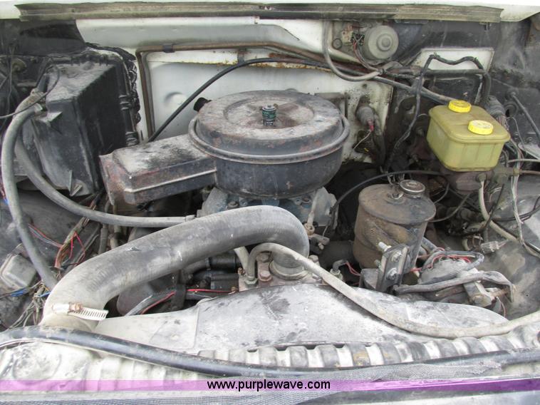 image for item AN9045 1981 Ford F700 cab and chassis