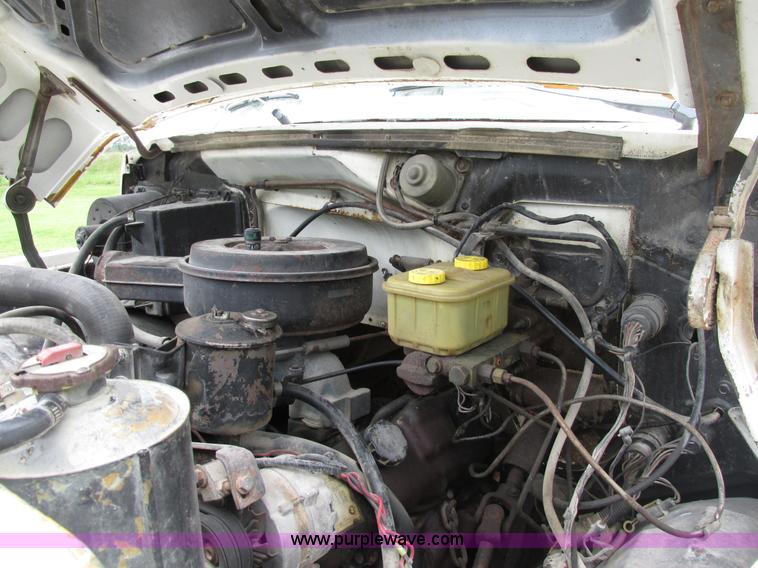 image for item AN9045 1981 Ford F700 cab and chassis