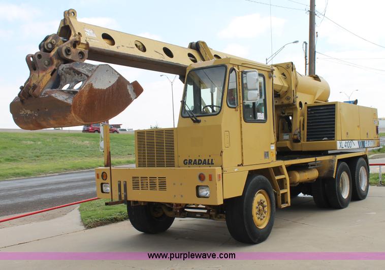 image for item C3884 1994 Gradall XL4100 rubber tire excavator