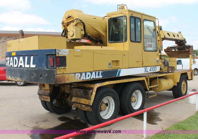 image for item C3884 1994 Gradall XL4100 rubber tire excavator
