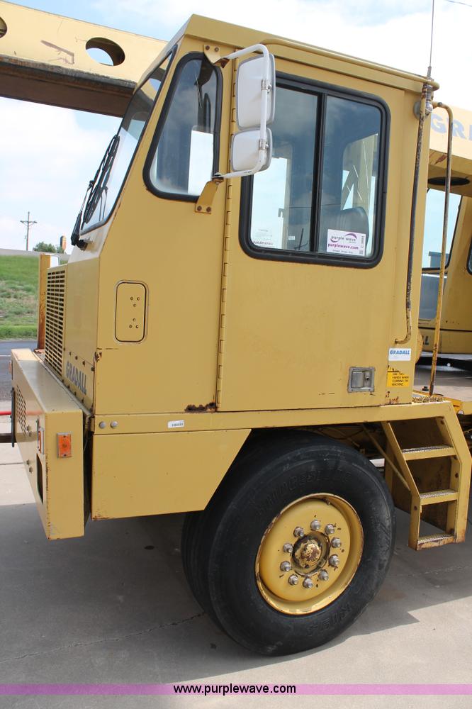 image for item C3884 1994 Gradall XL4100 rubber tire excavator