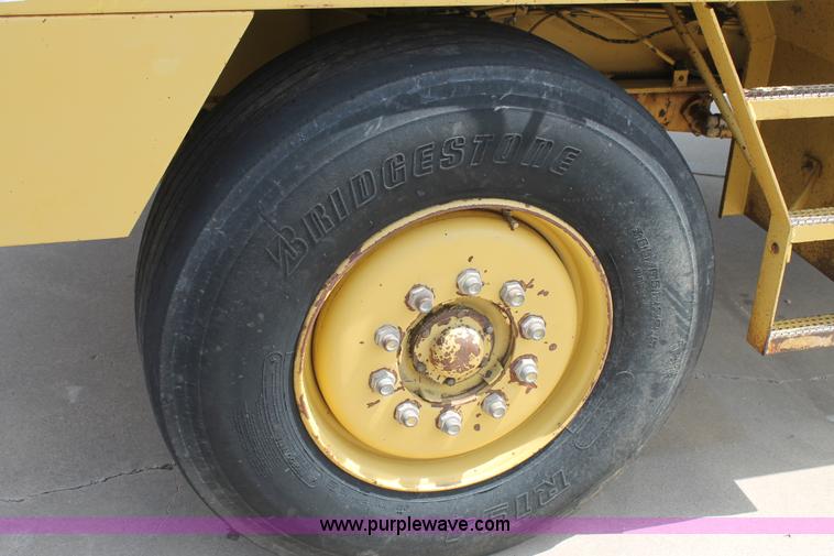 image for item C3884 1994 Gradall XL4100 rubber tire excavator