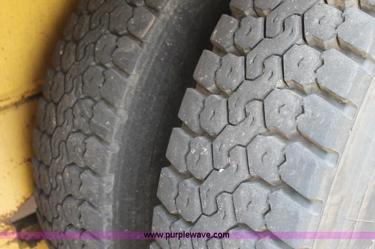 image for item C3884 1994 Gradall XL4100 rubber tire excavator