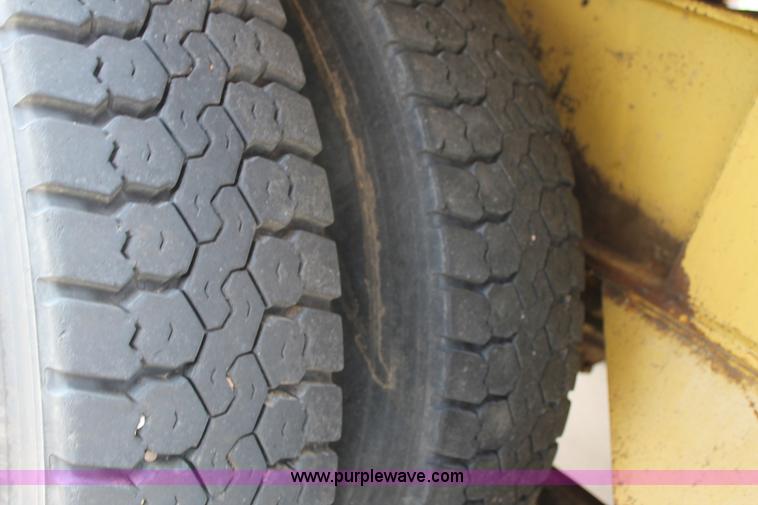image for item C3884 1994 Gradall XL4100 rubber tire excavator