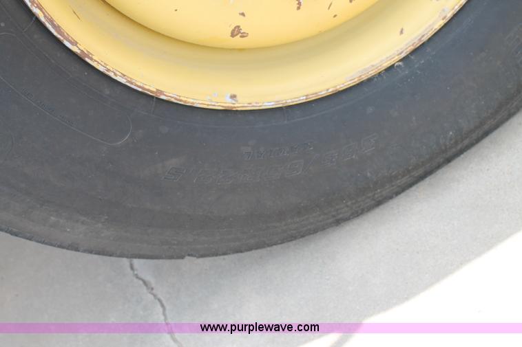 image for item C3884 1994 Gradall XL4100 rubber tire excavator