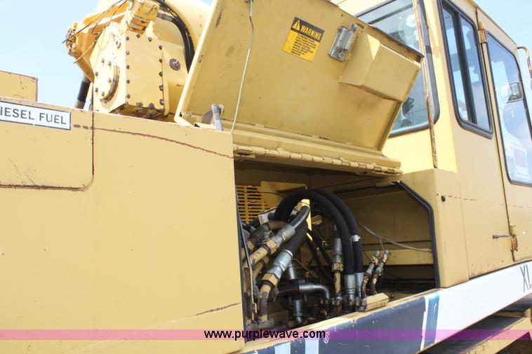 image for item C3884 1994 Gradall XL4100 rubber tire excavator