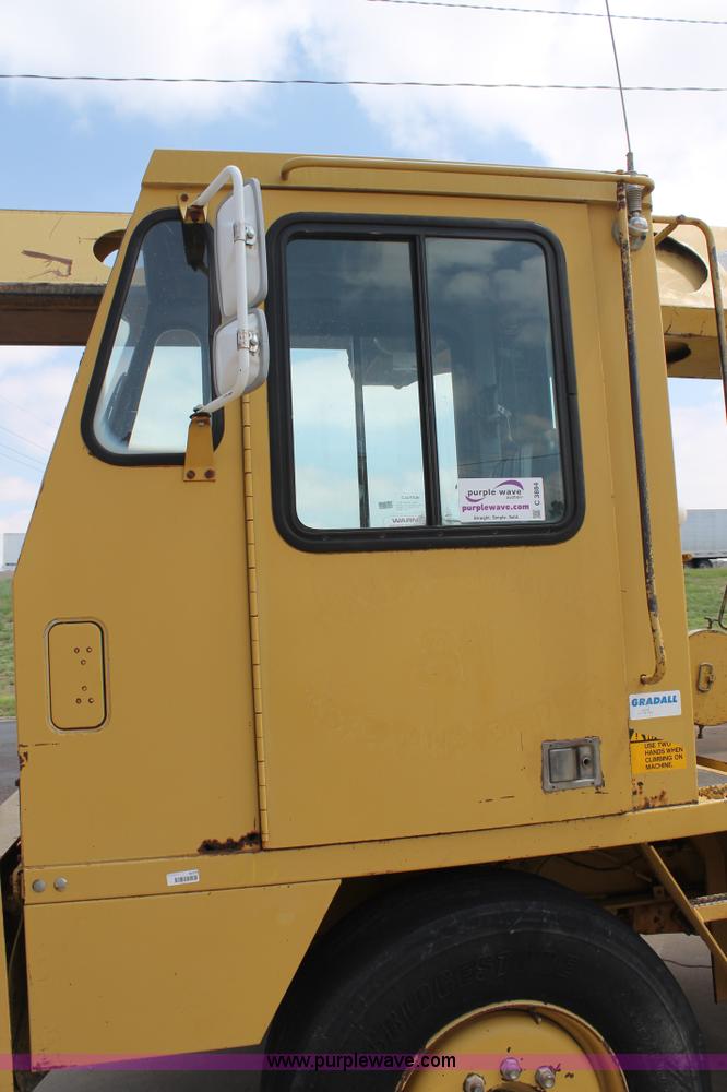 image for item C3884 1994 Gradall XL4100 rubber tire excavator