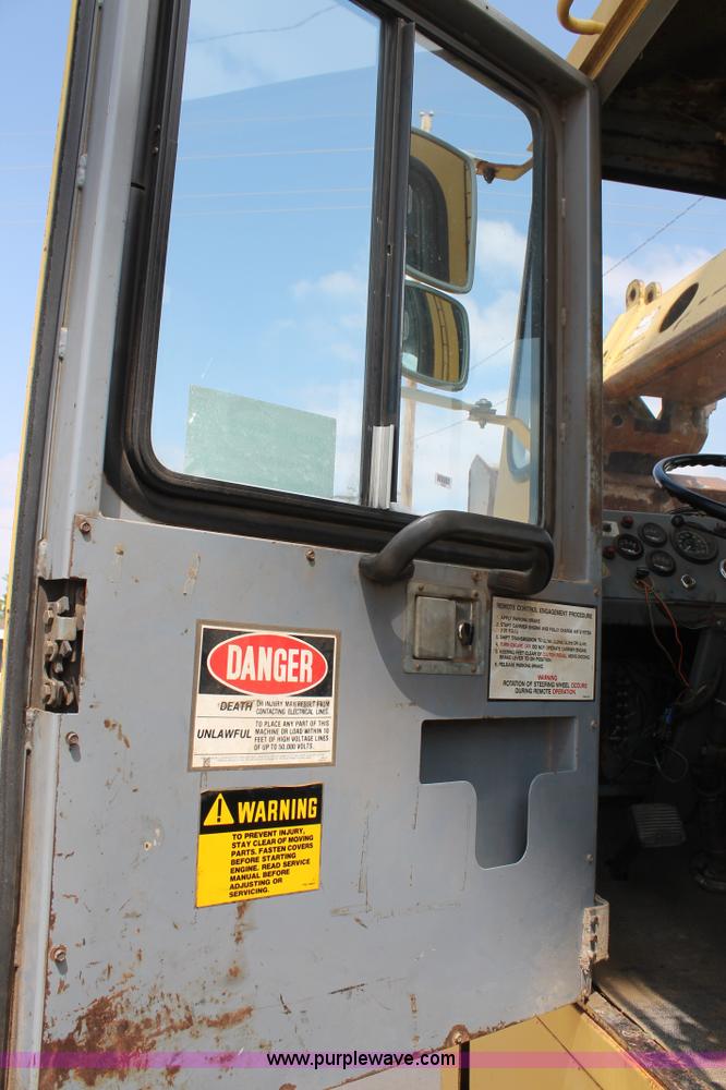 image for item C3884 1994 Gradall XL4100 rubber tire excavator