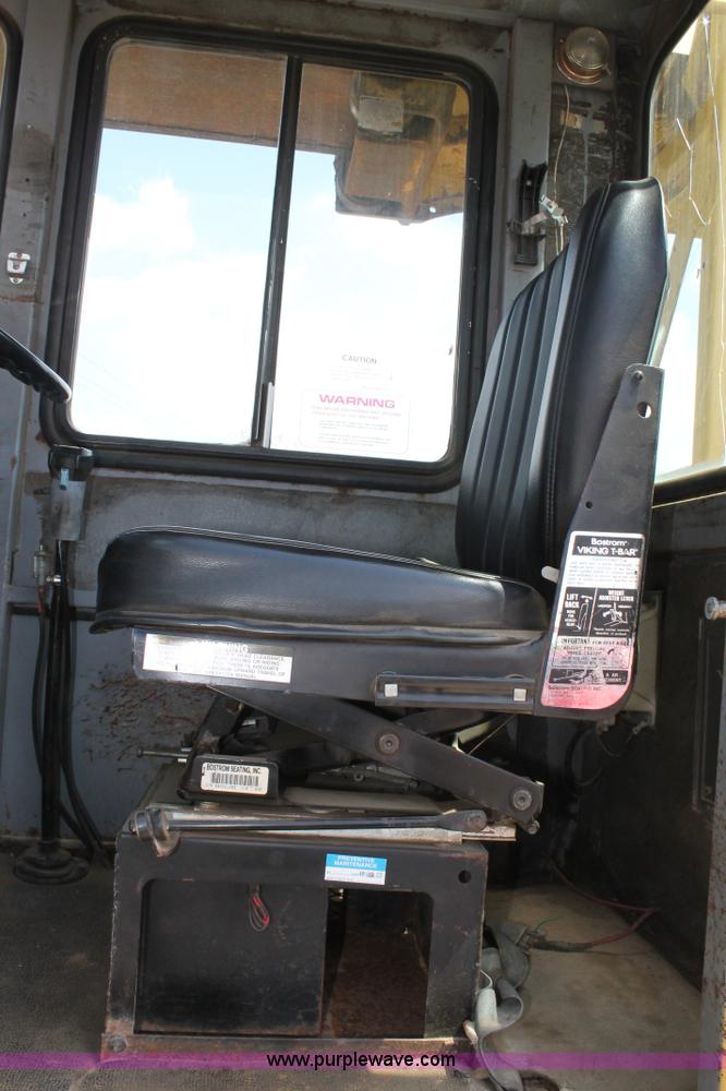 image for item C3884 1994 Gradall XL4100 rubber tire excavator