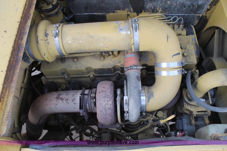 image for item C3884 1994 Gradall XL4100 rubber tire excavator