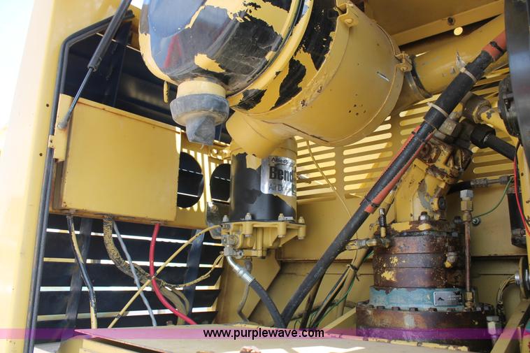 image for item C3884 1994 Gradall XL4100 rubber tire excavator