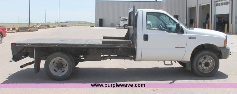 image for item C3886 1999 Ford F550 Super Duty flatbed truck
