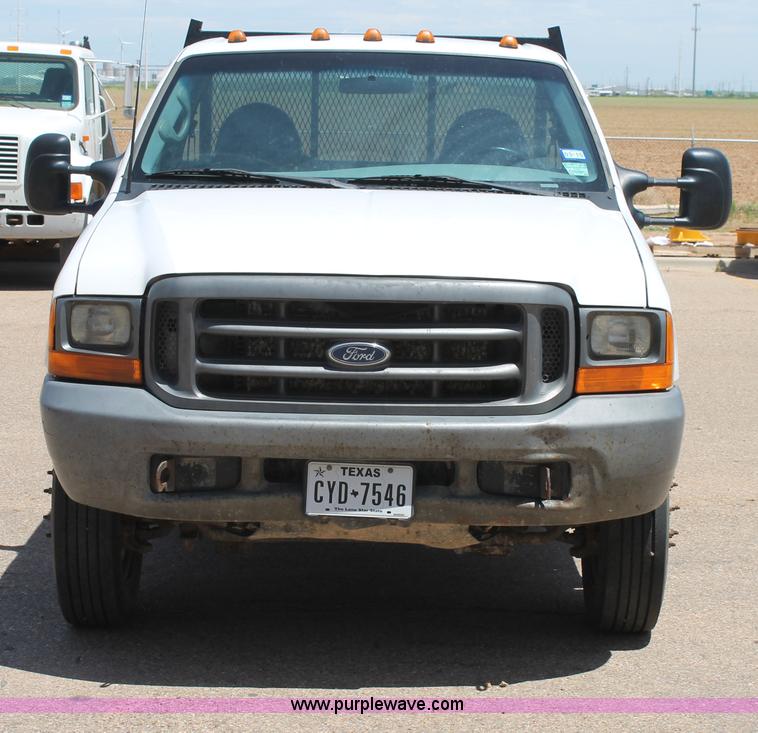 image for item C3886 1999 Ford F550 Super Duty flatbed truck
