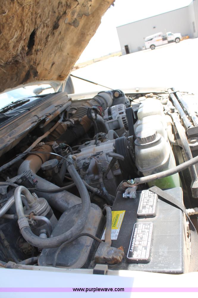 image for item C3886 1999 Ford F550 Super Duty flatbed truck