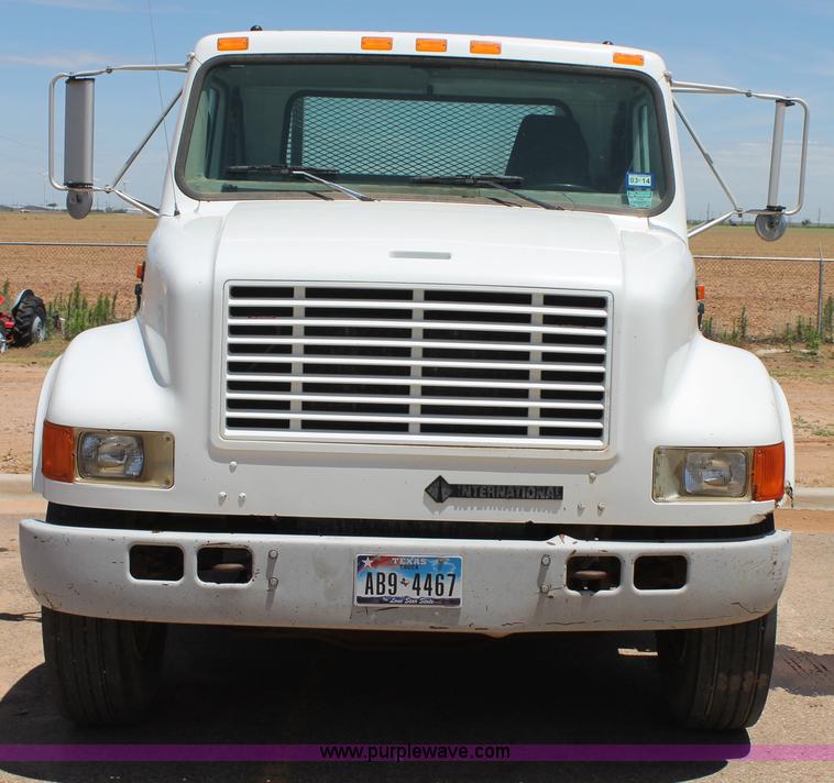 image for item C3887 1997 International 4700 flatbed truck