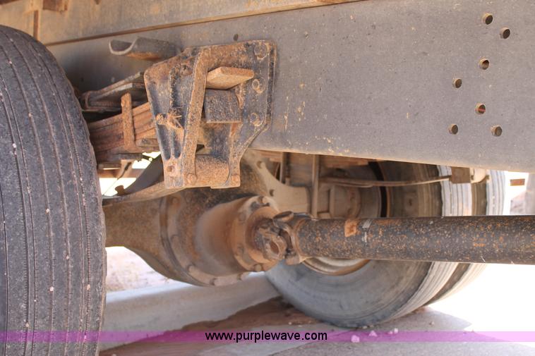 image for item C3887 1997 International 4700 flatbed truck
