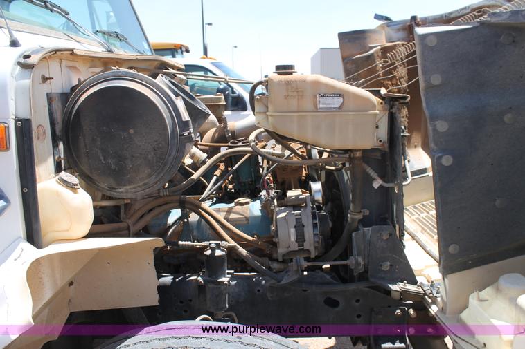 image for item C3887 1997 International 4700 flatbed truck