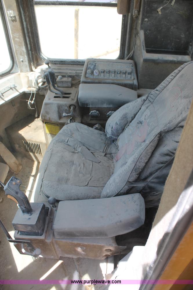 image for item C3889 1994 Caterpillar 988F wheel loader