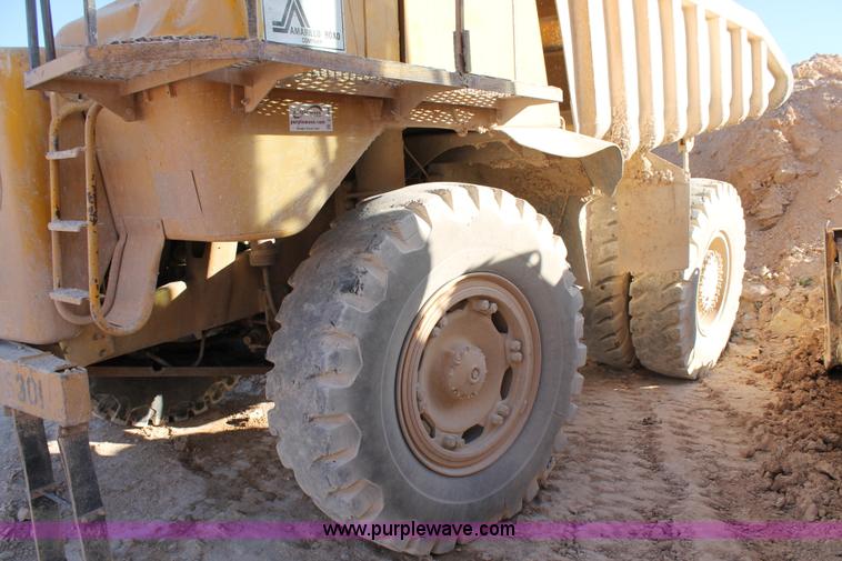 image for item C3890 1977 Caterpillar 769B haul truck