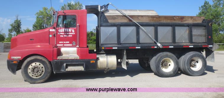 image for item D2102 1993 Kenworth T600 dump truck