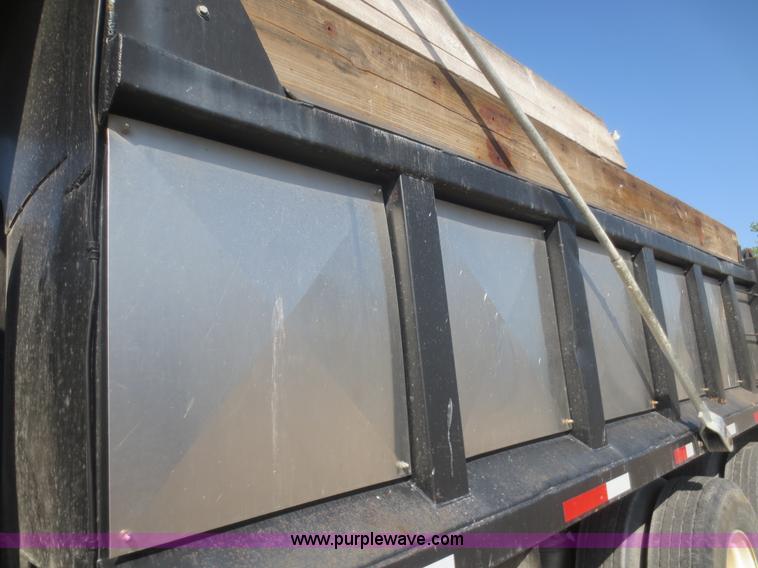 image for item D2102 1993 Kenworth T600 dump truck