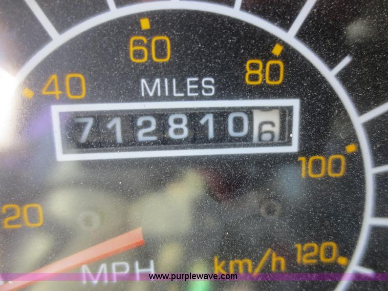 image for item D2102 1993 Kenworth T600 dump truck