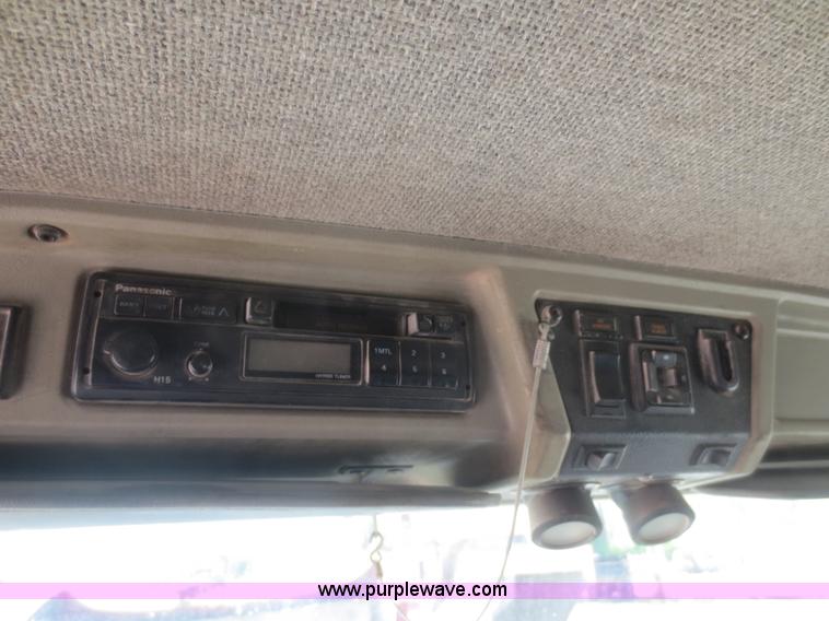 image for item D2102 1993 Kenworth T600 dump truck