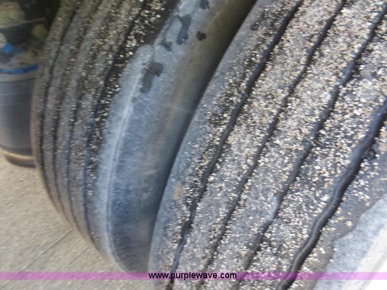 image for item D2103 1991 Freightliner FLD dump truck