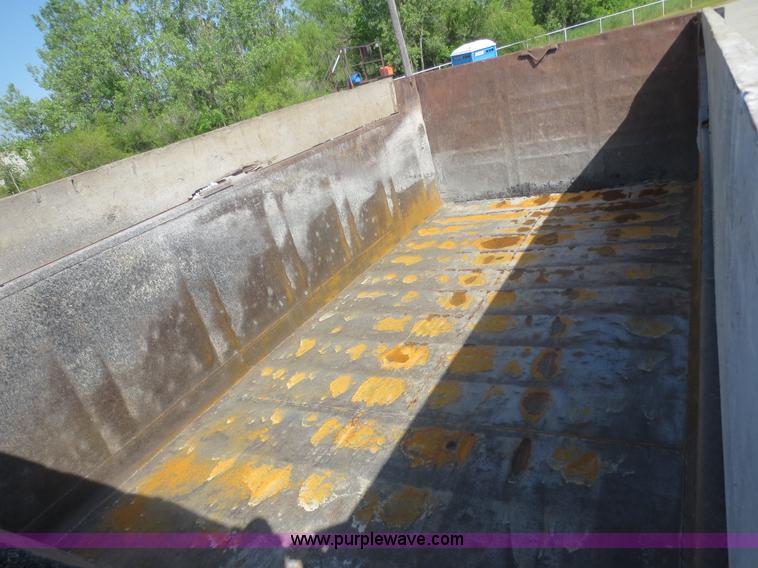 image for item D2103 1991 Freightliner FLD dump truck