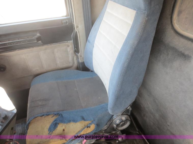 image for item D2103 1991 Freightliner FLD dump truck