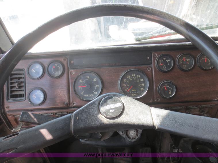 image for item D2103 1991 Freightliner FLD dump truck