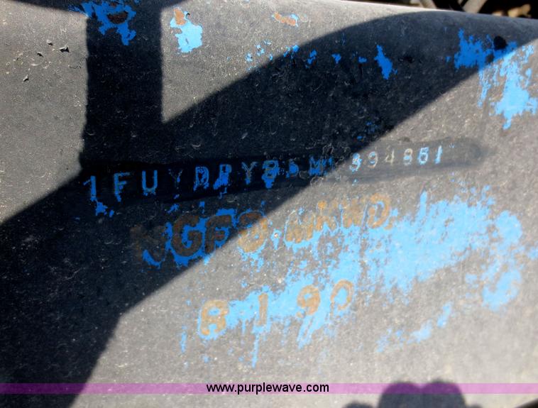 image for item D2103 1991 Freightliner FLD dump truck