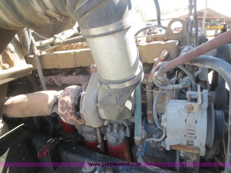 image for item D2104 1988 Freightliner FLC11242T semi truck