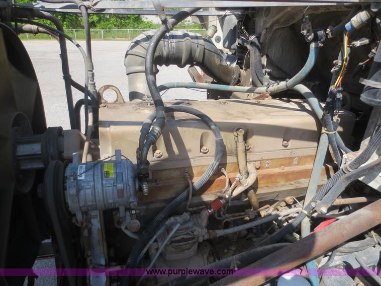 image for item D2104 1988 Freightliner FLC11242T semi truck