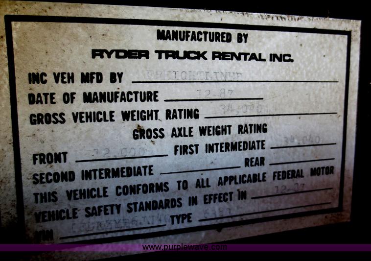 image for item D2104 1988 Freightliner FLC11242T semi truck