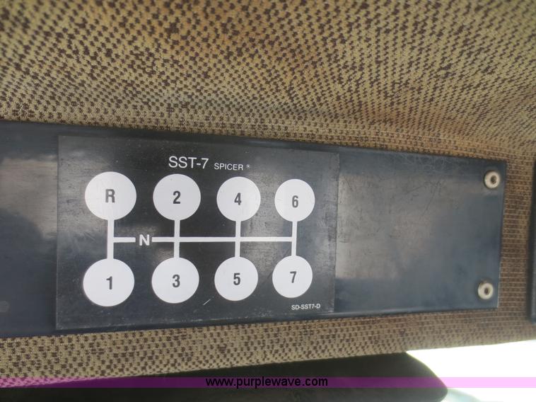 image for item D2104 1988 Freightliner FLC11242T semi truck