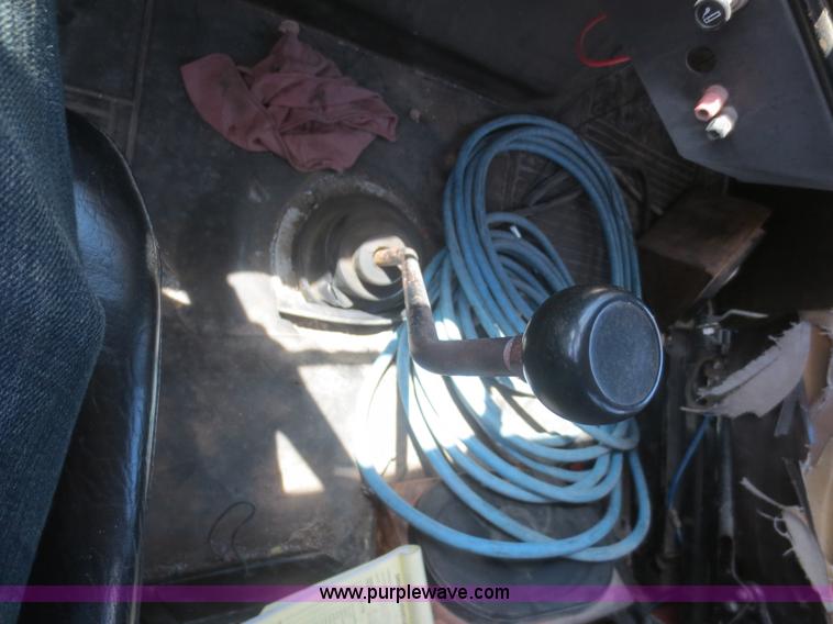 image for item D2104 1988 Freightliner FLC11242T semi truck