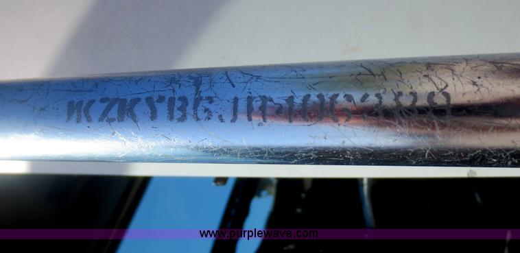 image for item D2104 1988 Freightliner FLC11242T semi truck