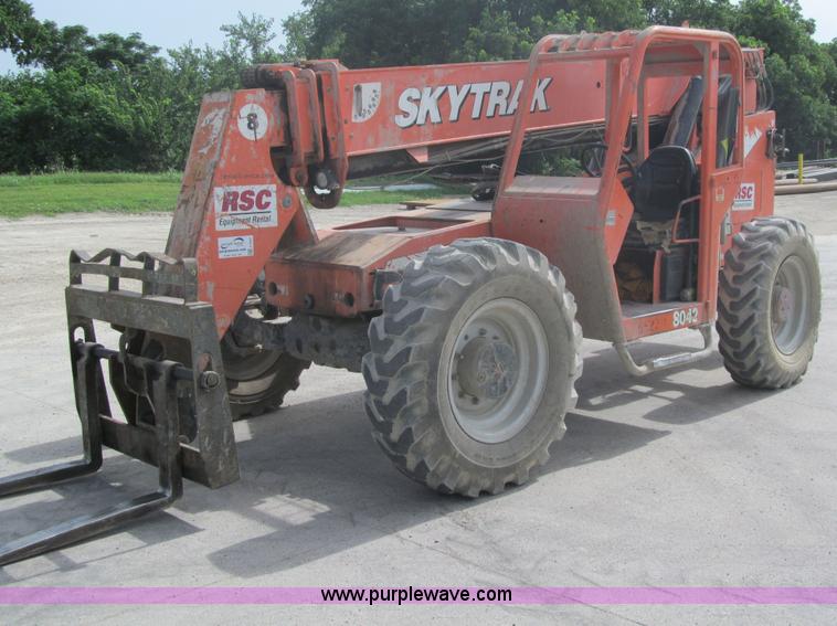 image for item F3501 2005 SkyTrak 8042 telehandler