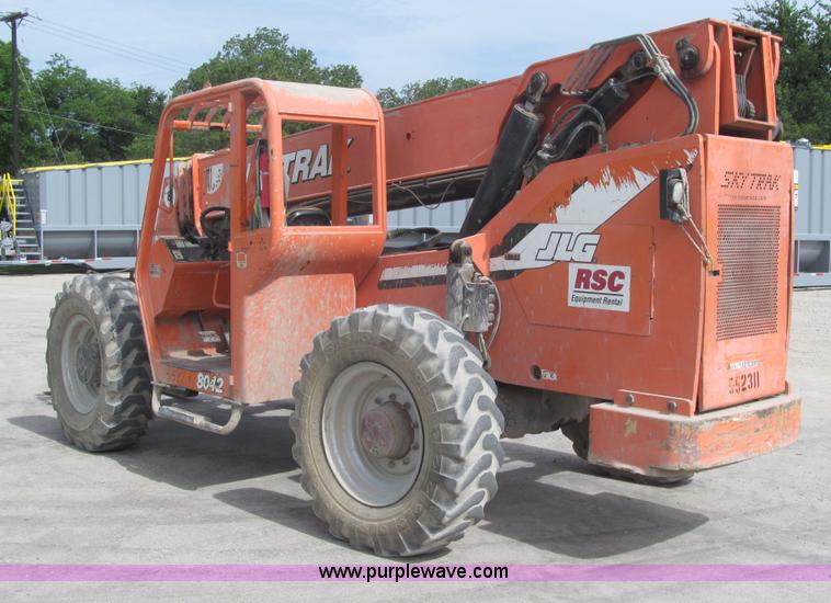image for item F3501 2005 SkyTrak 8042 telehandler