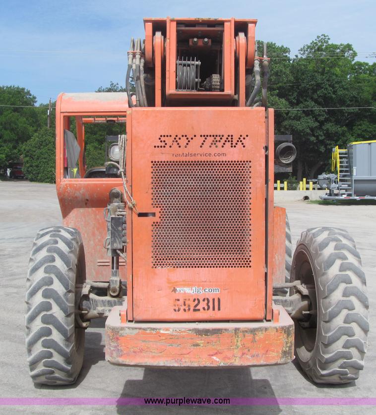 image for item F3501 2005 SkyTrak 8042 telehandler