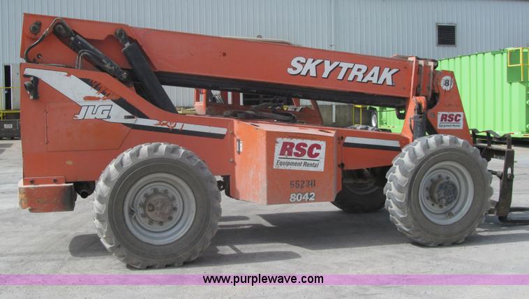 image for item F3501 2005 SkyTrak 8042 telehandler