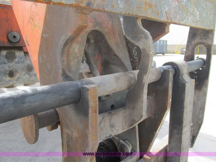 image for item F3501 2005 SkyTrak 8042 telehandler