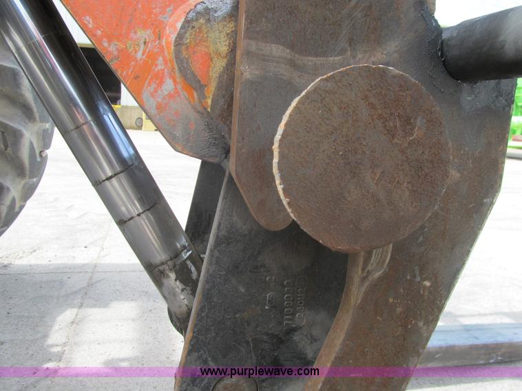 image for item F3501 2005 SkyTrak 8042 telehandler